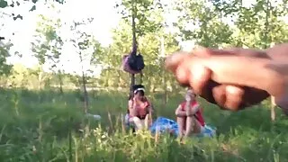 सुडौल pulcino केटी एक मान्छे कुखुरा चूसने पक्रेको मिल्यो