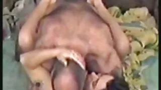 सडक केटी एक अजनबी मान्छे को कुखुरा बेकारी