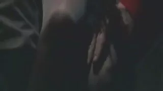 खैरो-कपाल योनी सोफा मा मौखिक खुशी दिन्छ