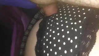 पति घरमा छैन, जबकि सींग कुतिया अभ्यास सेक्स