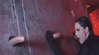 जवान आबनूस fucks गर्न जोगिन गिरफ्तारी